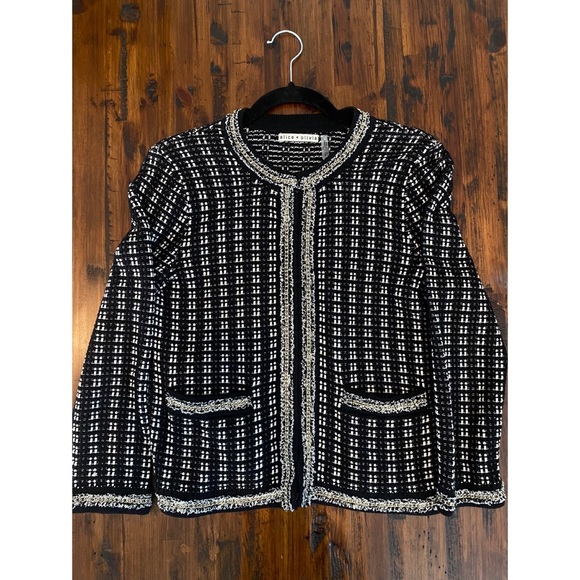 Alice+Olivia B&W Sweat with Silver Chain Accents - Picture 1 of 6